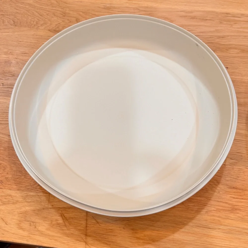 Tupperware Jeannie Magic Divided Serving Tray‎ with Lid Cream White 1665-3 USA